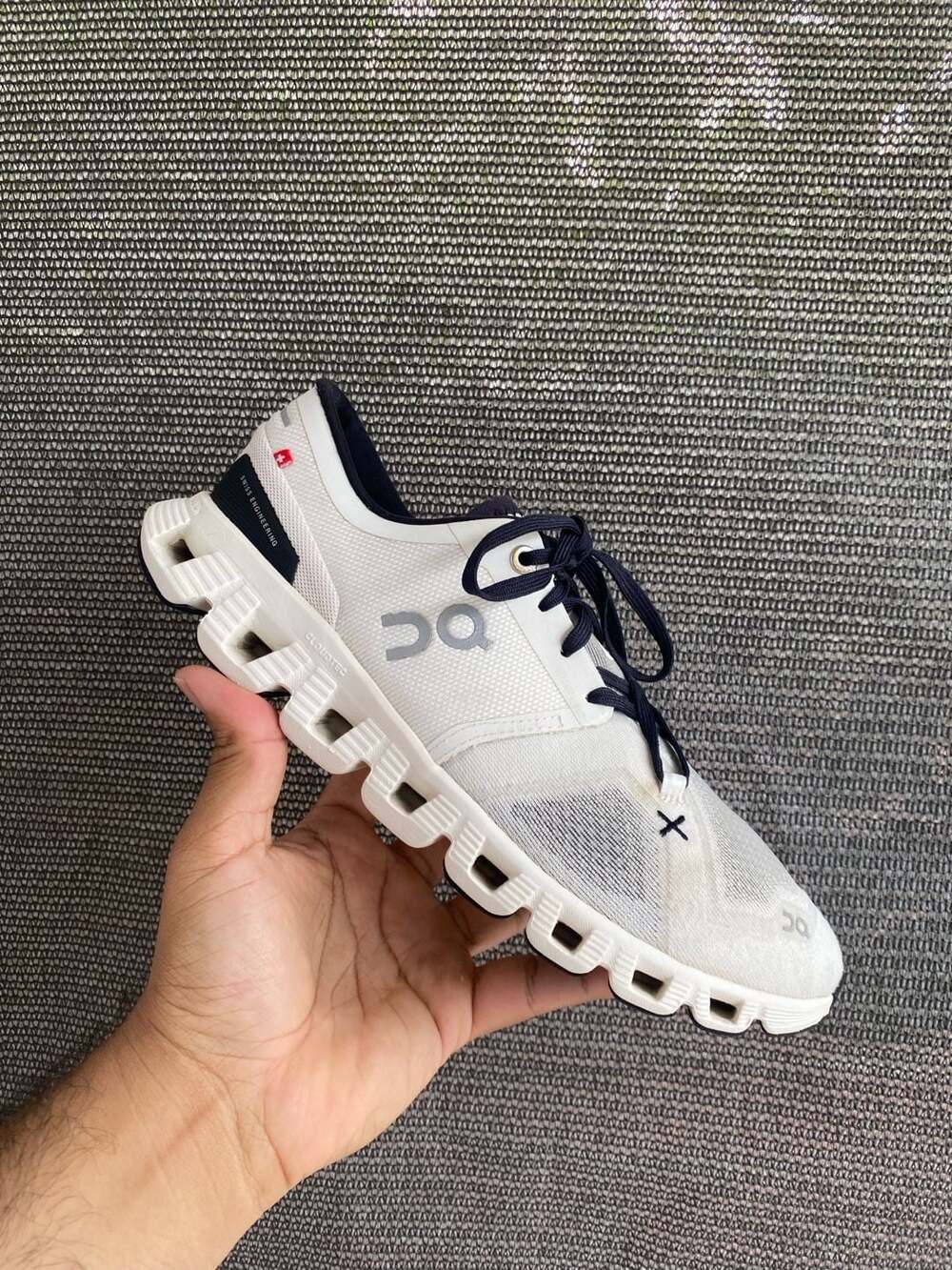 On Running Cloud X White black